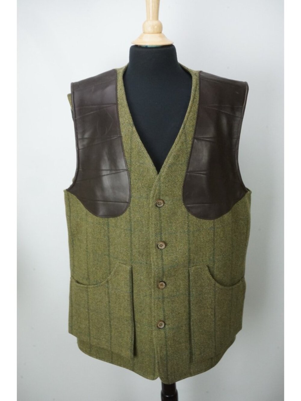 Holland & Holland Green Herringbone Tweed Leather Shoulder Shooting Vest Sz XL